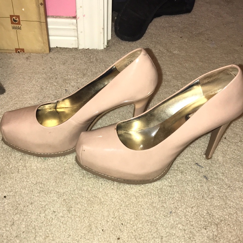 Nude Pumps - Picture 4 of 4
